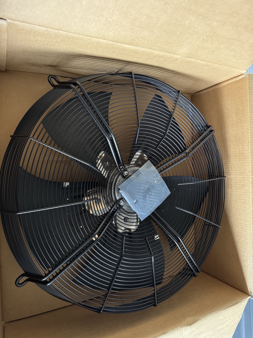 IMG_5452-ebmpapst S4D630-AR01-01 -AC vent.1.jpg